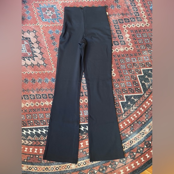 Fabletics 24/7 kick flare pants - Picture 7 of 7